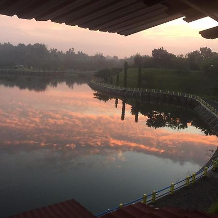 Omah Kenangan At Seven Trumpets Resort Maguwo エクステリア 写真