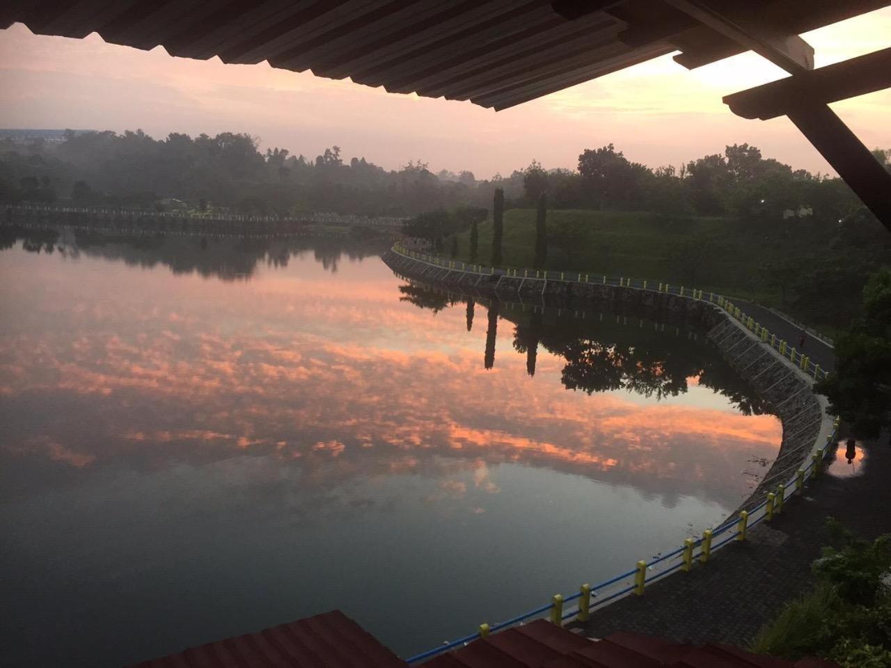 Omah Kenangan At Seven Trumpets Resort Maguwo エクステリア 写真