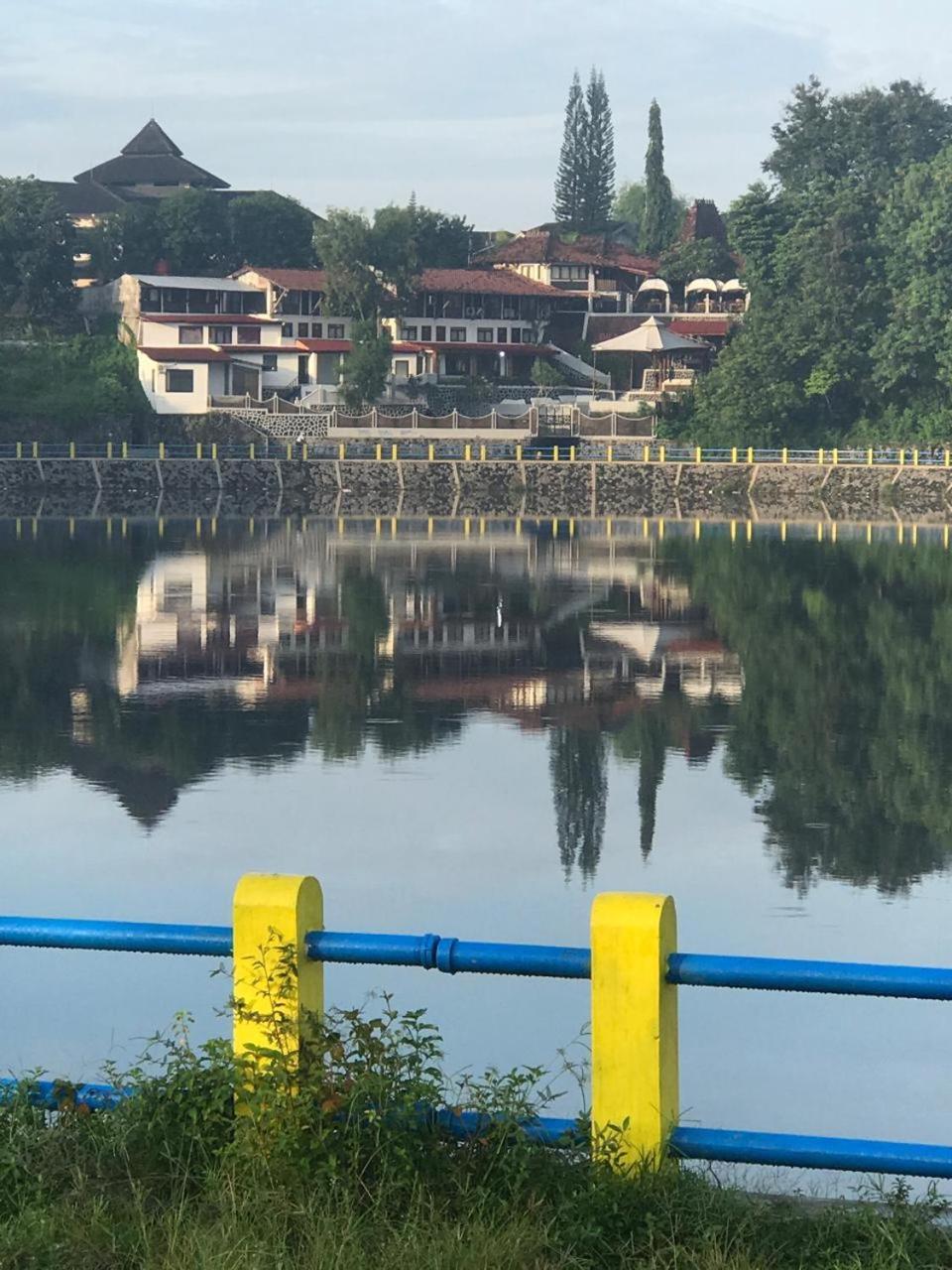 Omah Kenangan At Seven Trumpets Resort Maguwo エクステリア 写真